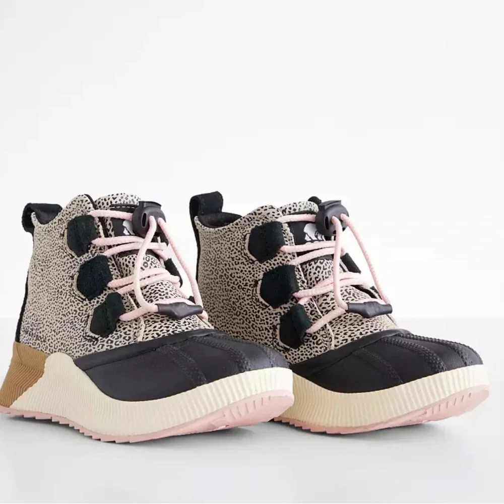 3Y Sorel Kids Black, Pink & Tan Leopard Rain + Snow Boots